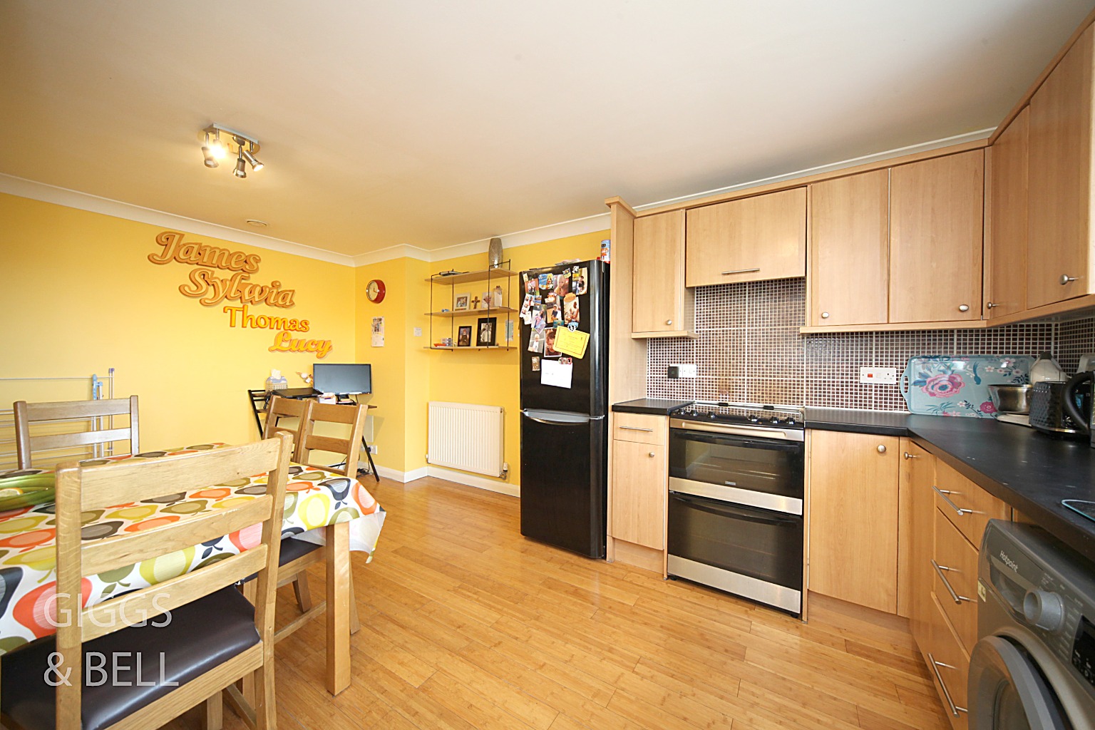 2 bed terraced house for sale in Fermor Crescent, Luton 5