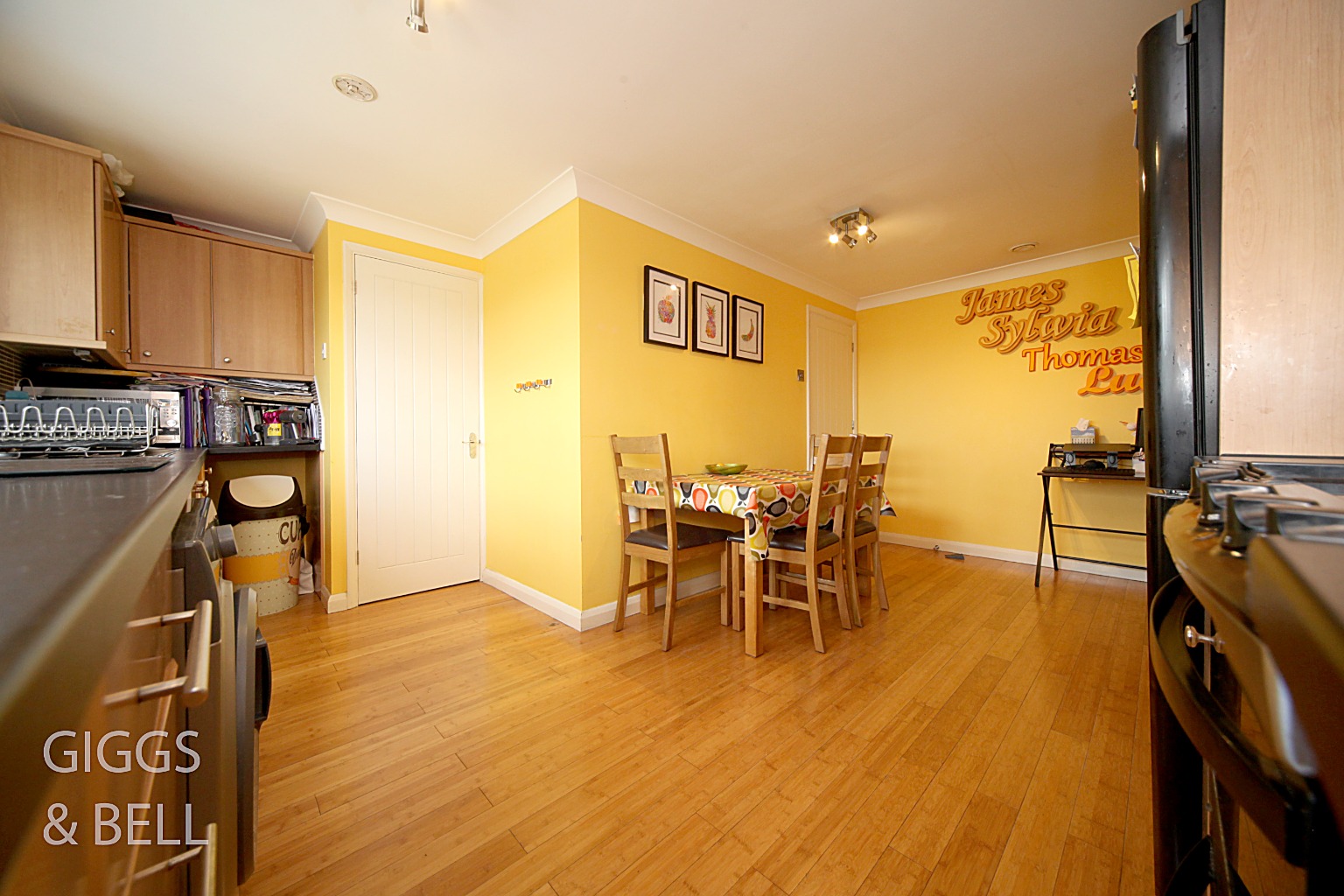 2 bed terraced house for sale in Fermor Crescent, Luton  - Property Image 7