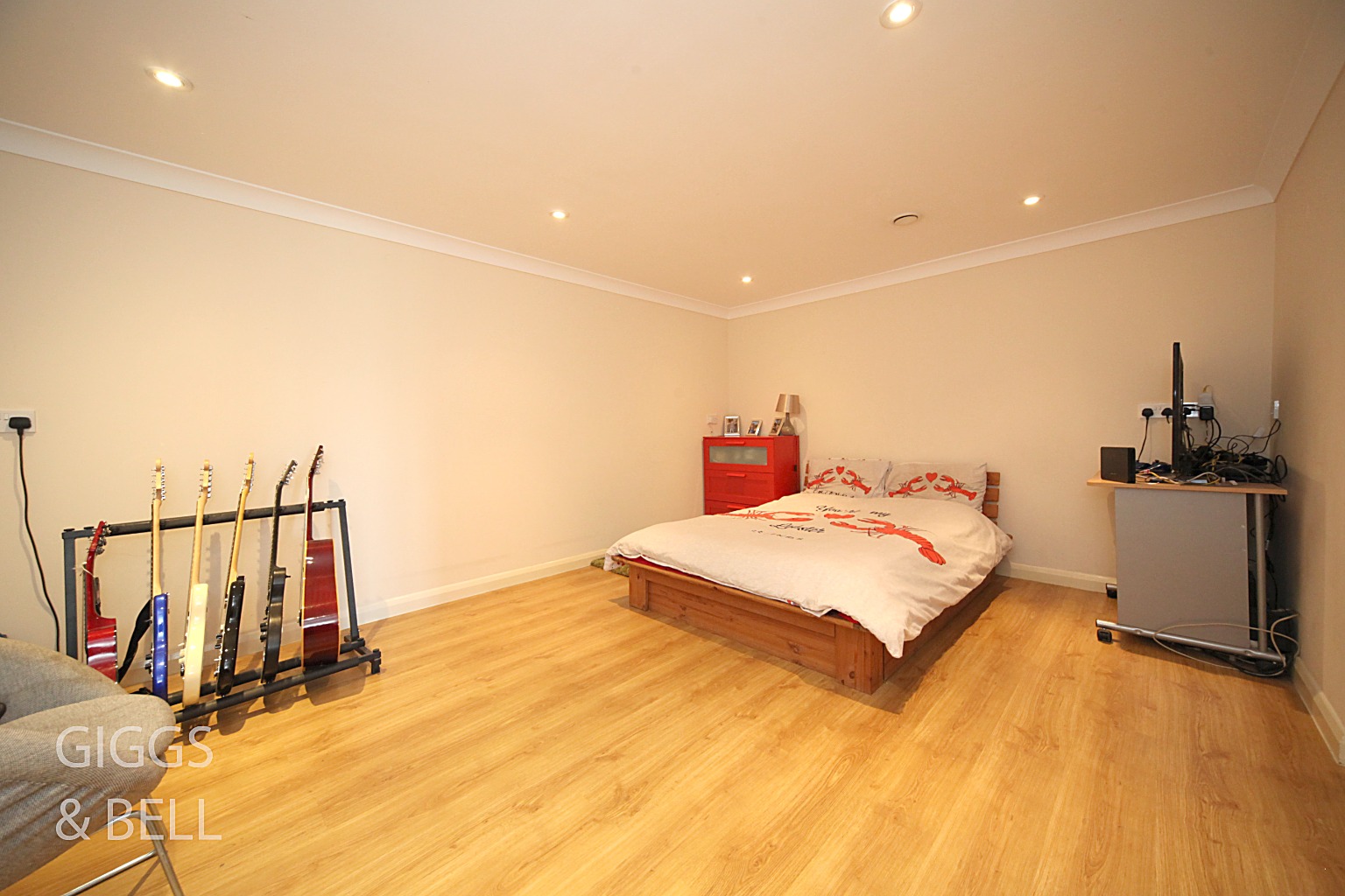 2 bed terraced house for sale in Fermor Crescent, Luton  - Property Image 13