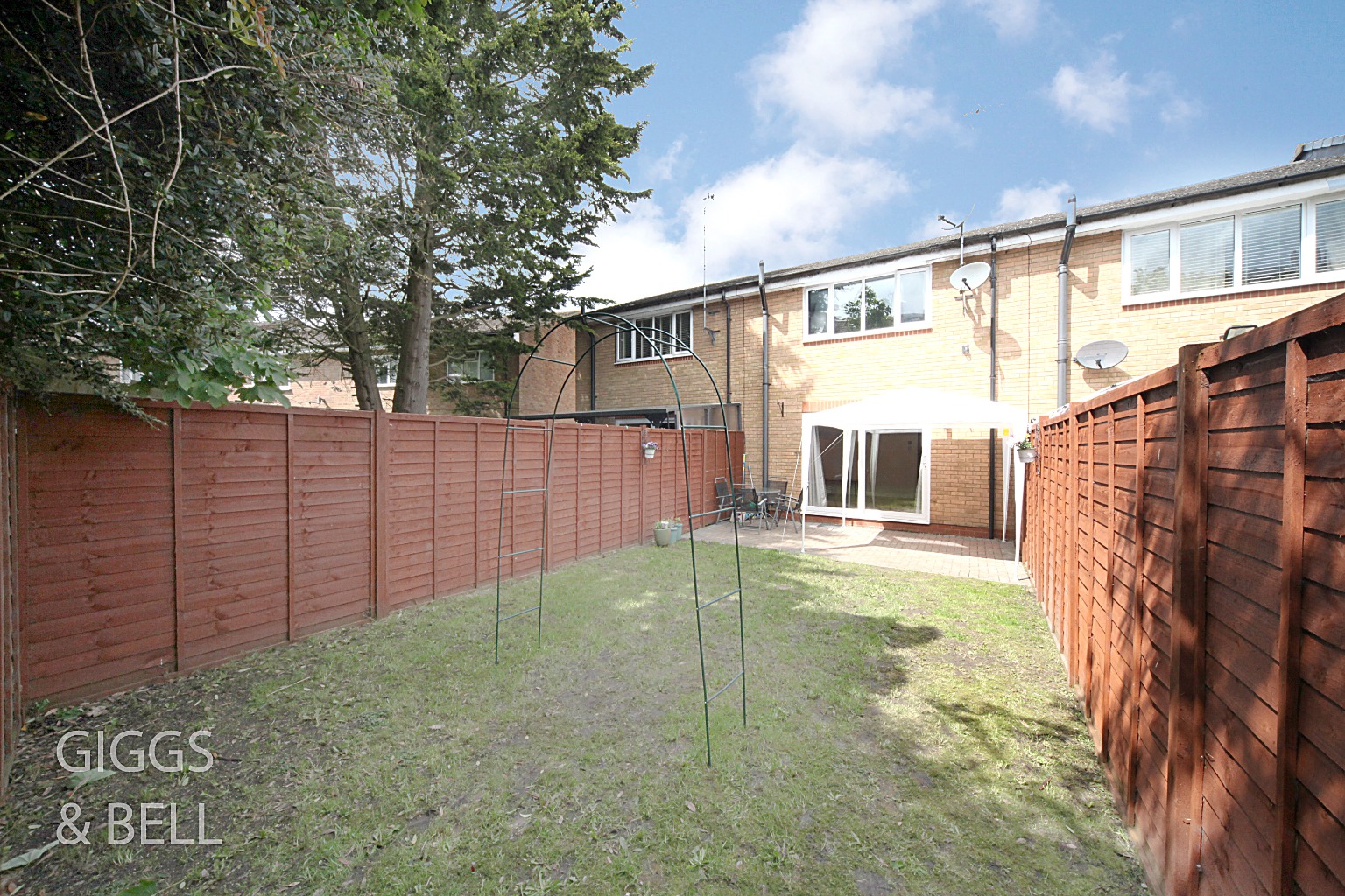 2 bed terraced house for sale in Fermor Crescent, Luton  - Property Image 21