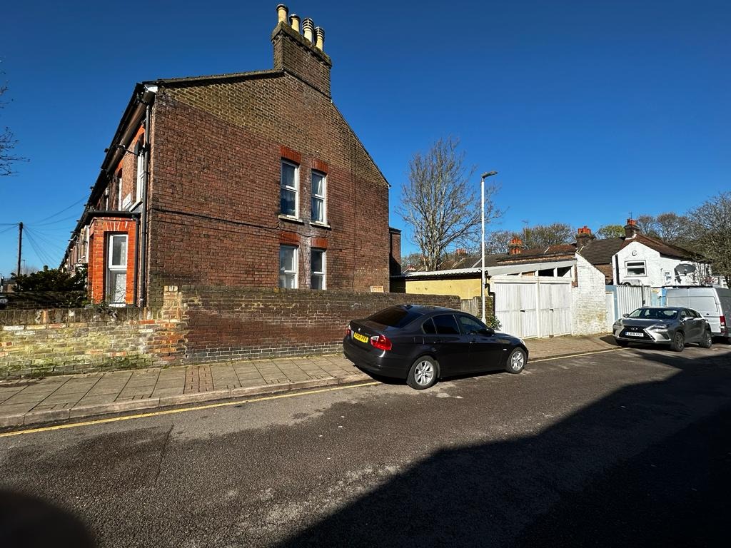 3 bed end of terrace house for sale in Edward Street, Luton 15