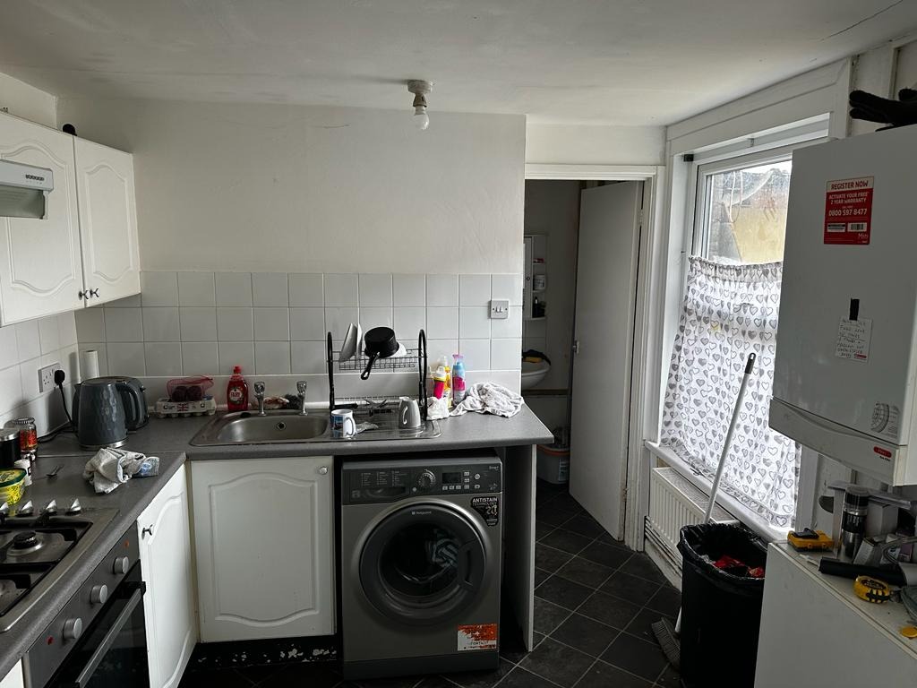 3 bed end of terrace house for sale in Edward Street, Luton 8