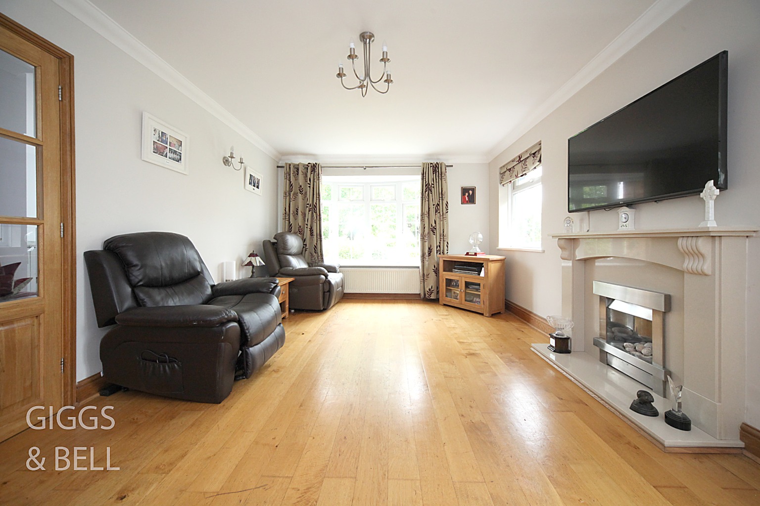 3 bed detached bungalow for sale in Sedbury Close, Luton  - Property Image 5