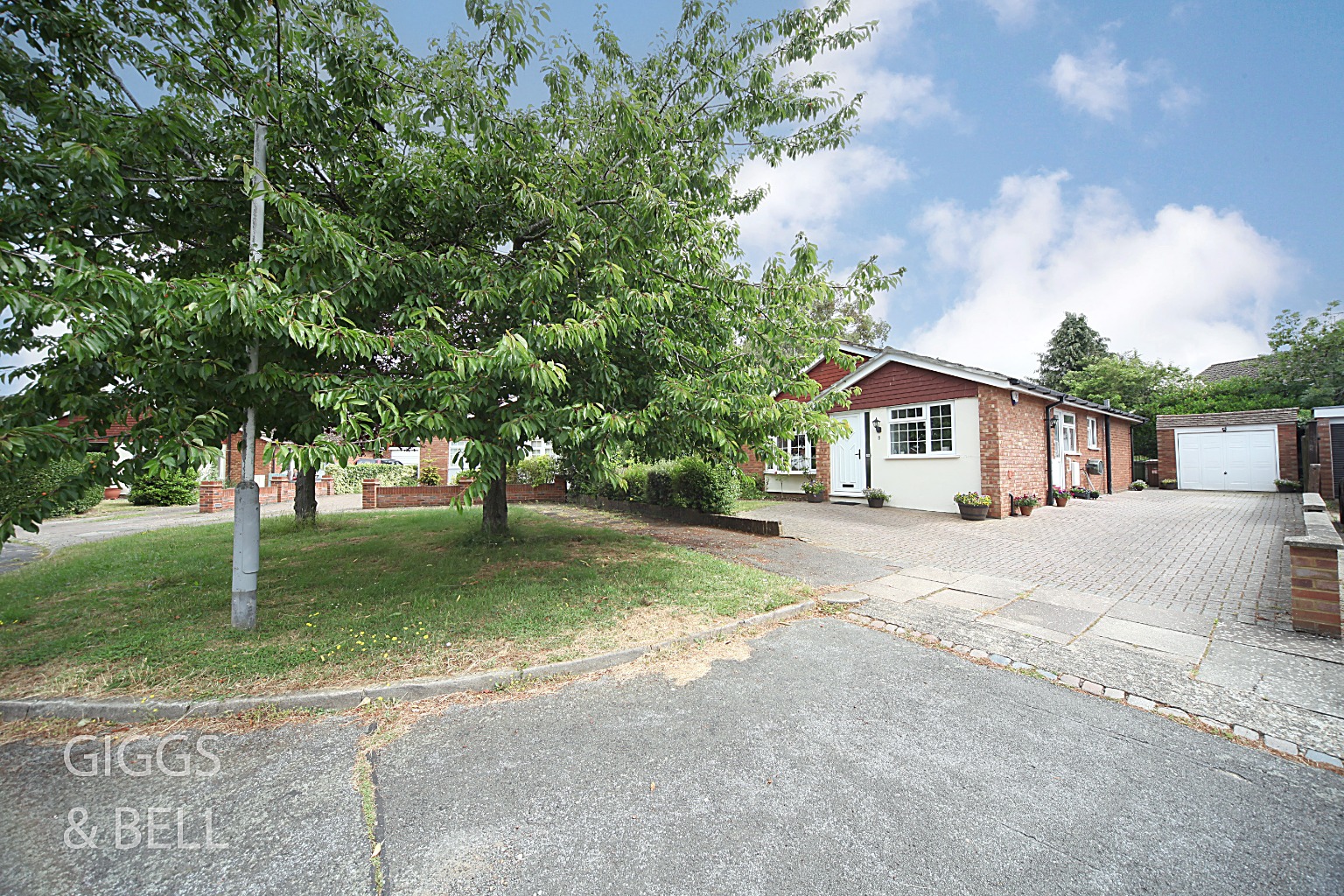 3 bed detached bungalow for sale in Sedbury Close, Luton  - Property Image 23