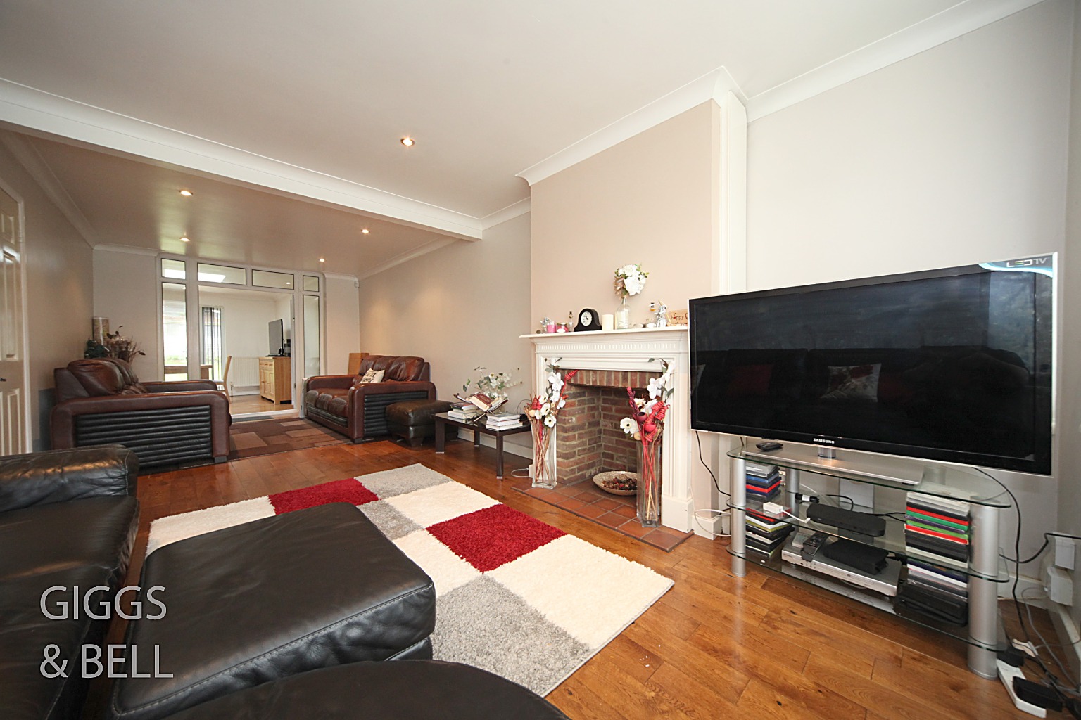 3 bed semi-detached house for sale in Oakley Road, Luton  - Property Image 3
