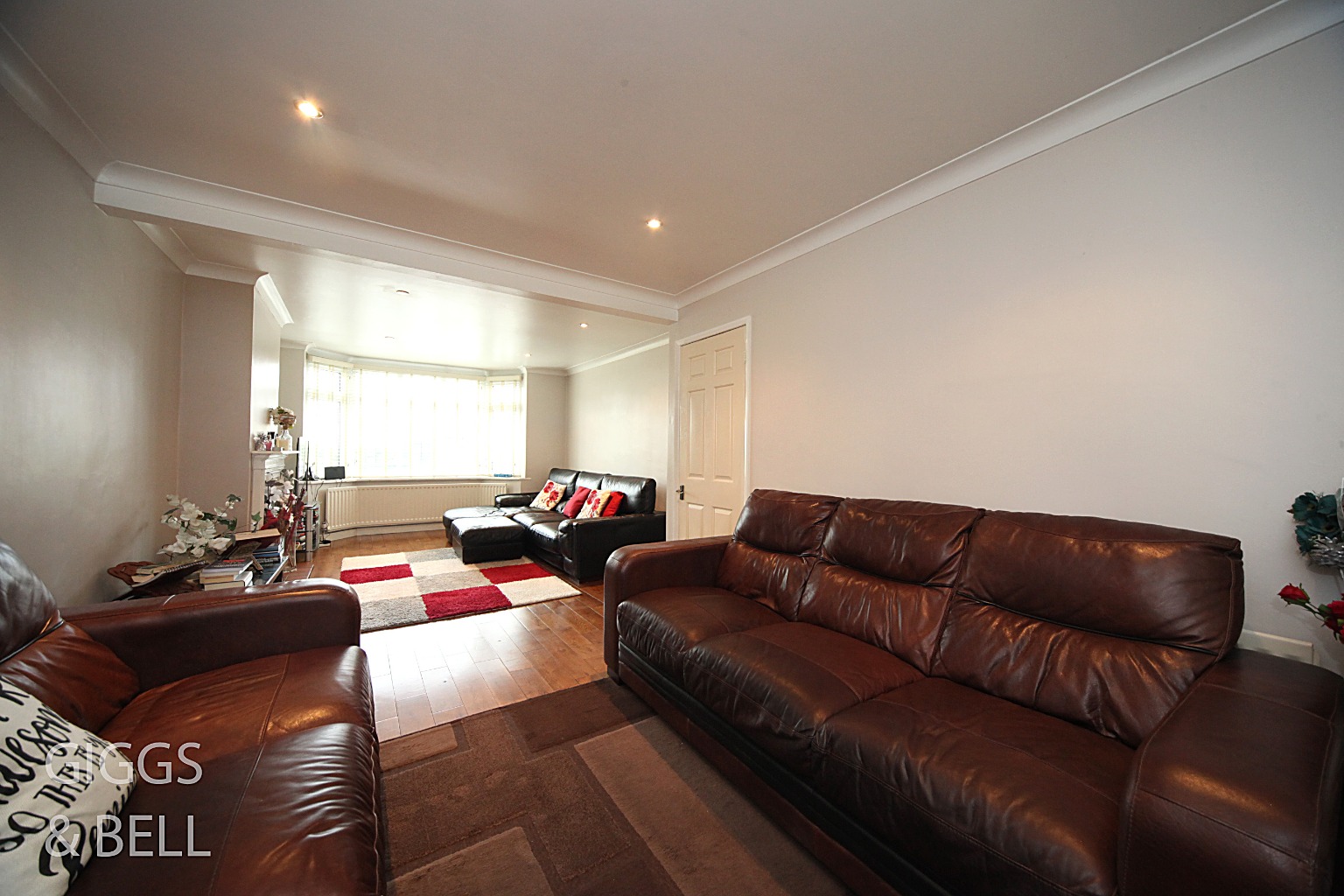 3 bed semi-detached house for sale in Oakley Road, Luton  - Property Image 4