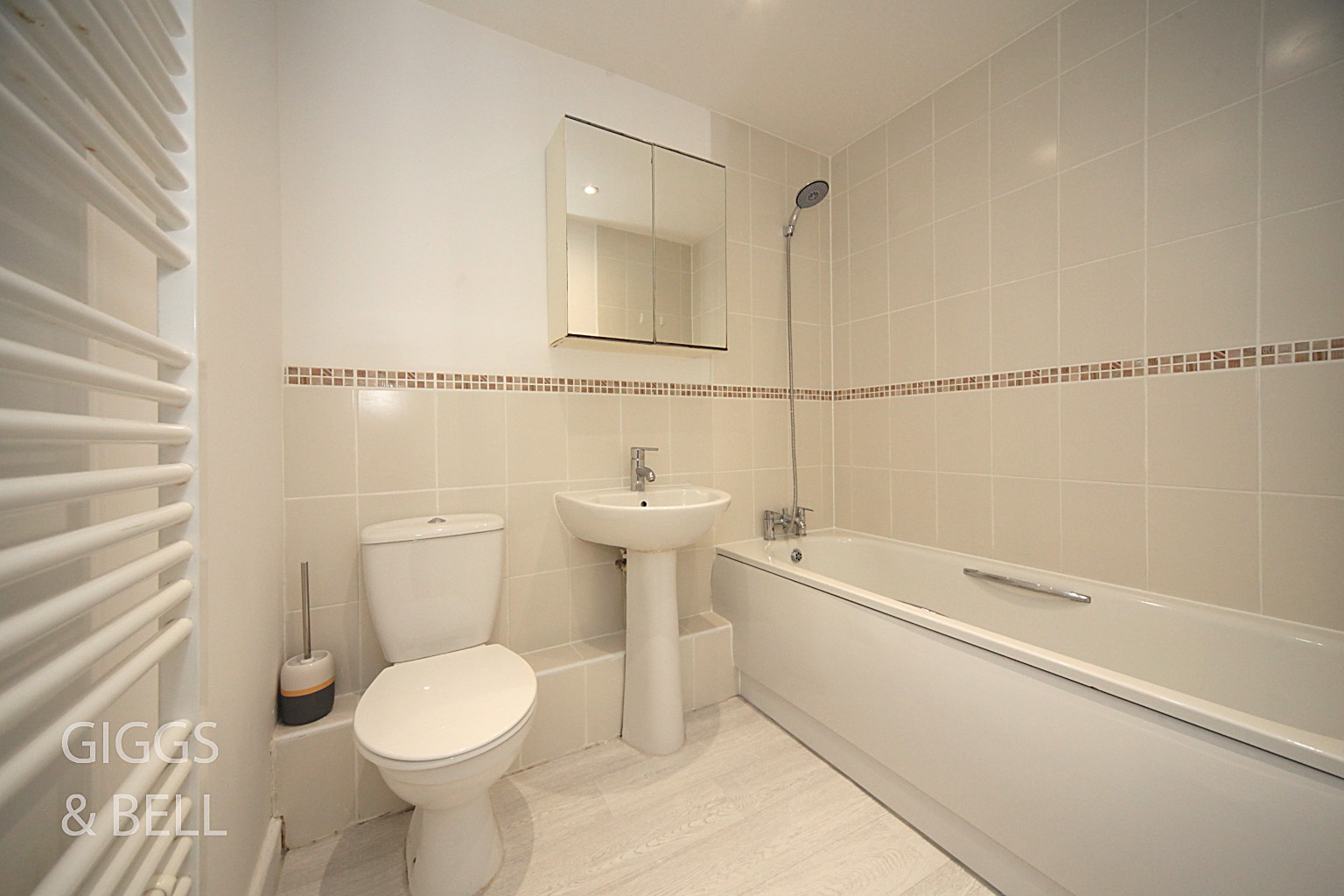 2 bed ground floor flat for sale in Holly Street, Luton 13