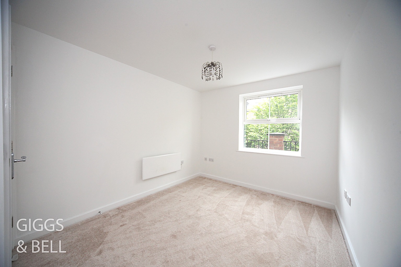 2 bed ground floor flat for sale in Holly Street, Luton 8