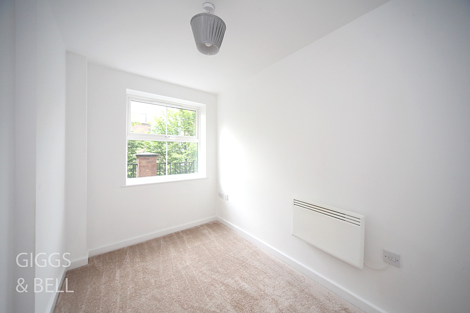 2 bed ground floor flat for sale in Holly Street, Luton 10