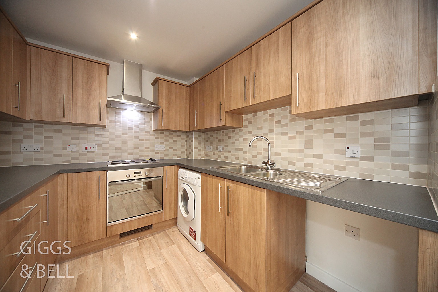 2 bed ground floor flat for sale in Holly Street, Luton  - Property Image 7