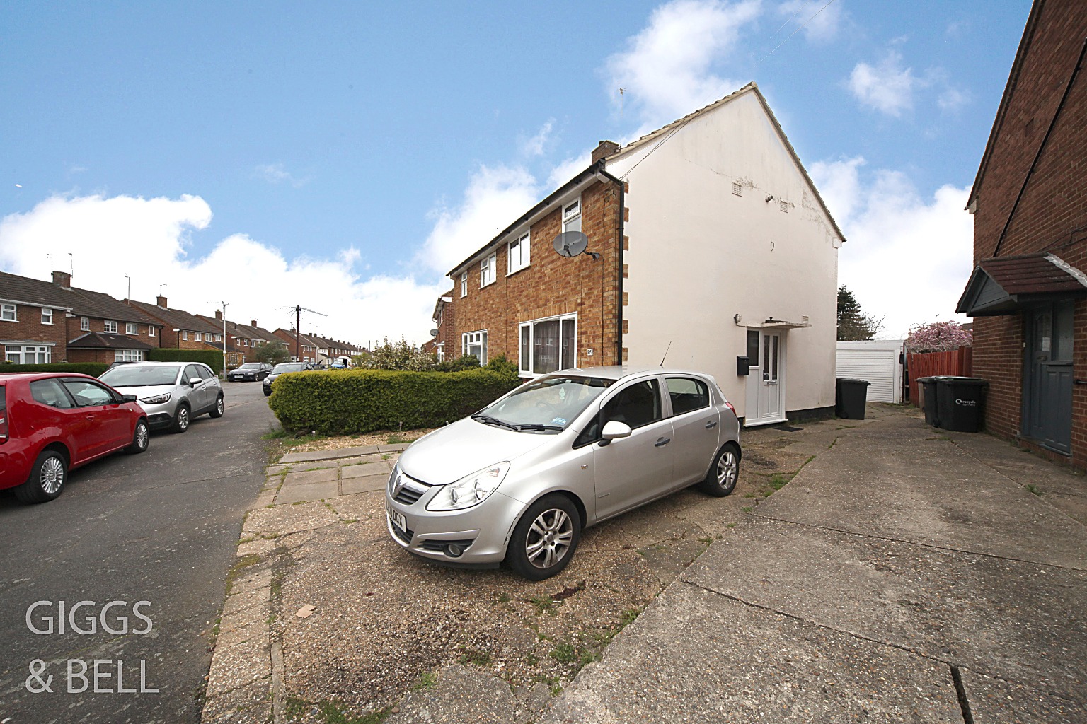 2 bed semi-detached house for sale in Peartree Road, Luton  - Property Image 2