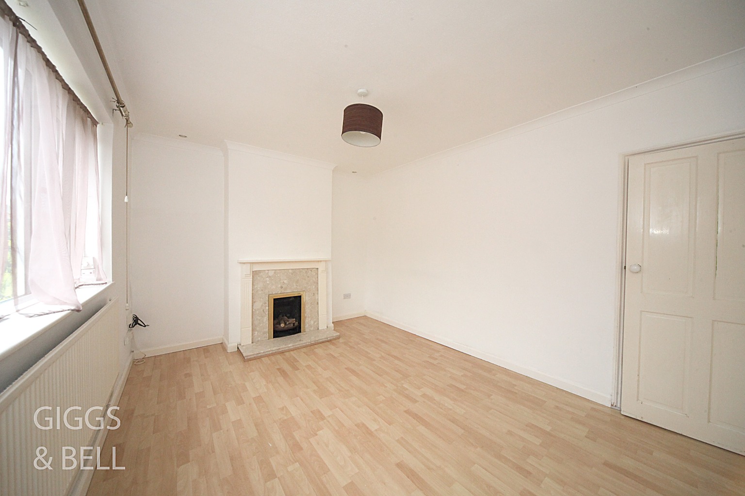 2 bed semi-detached house for sale in Peartree Road, Luton  - Property Image 4
