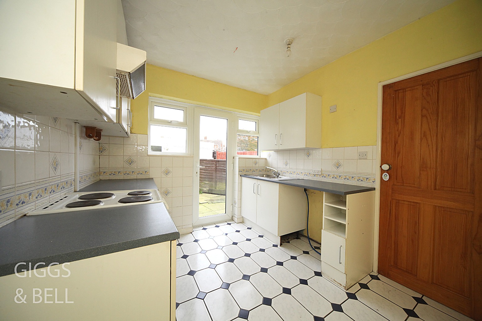 2 bed semi-detached house for sale in Peartree Road, Luton 5