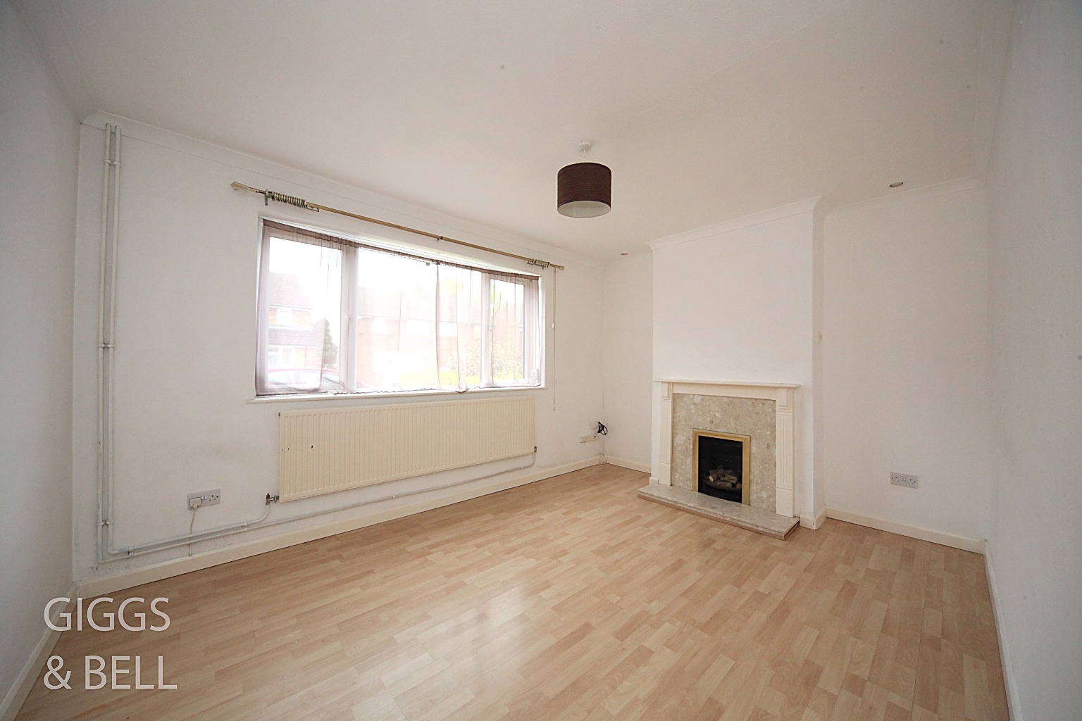 2 bed semi-detached house for sale in Peartree Road, Luton  - Property Image 3