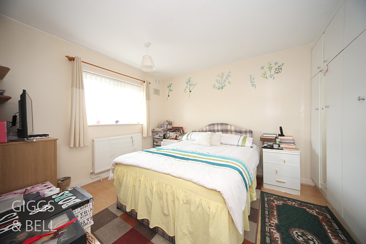 3 bed end of terrace house for sale in Holkham Close, Luton 7