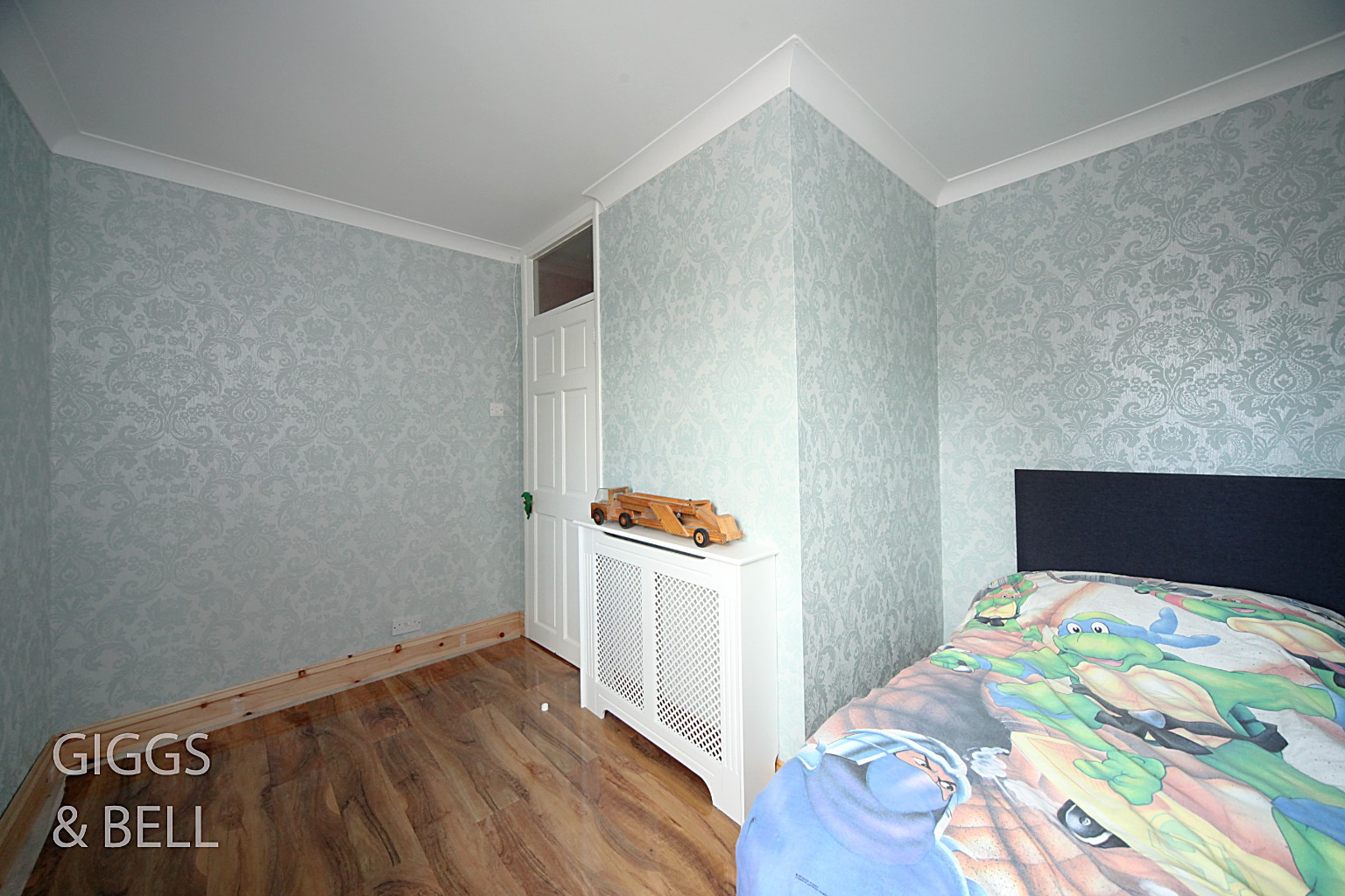 3 bed terraced house for sale in Whipperley Way, Luton  - Property Image 11