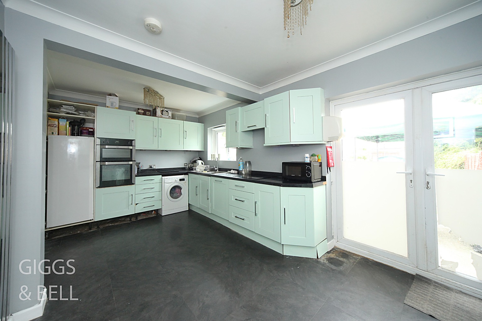 4 bed semi-detached house for sale in Alton Road, Luton 3