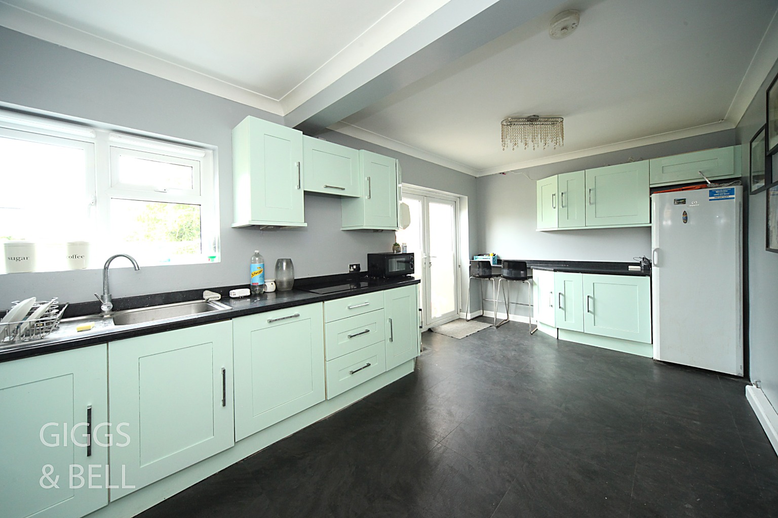 4 bed semi-detached house for sale in Alton Road, Luton  - Property Image 6