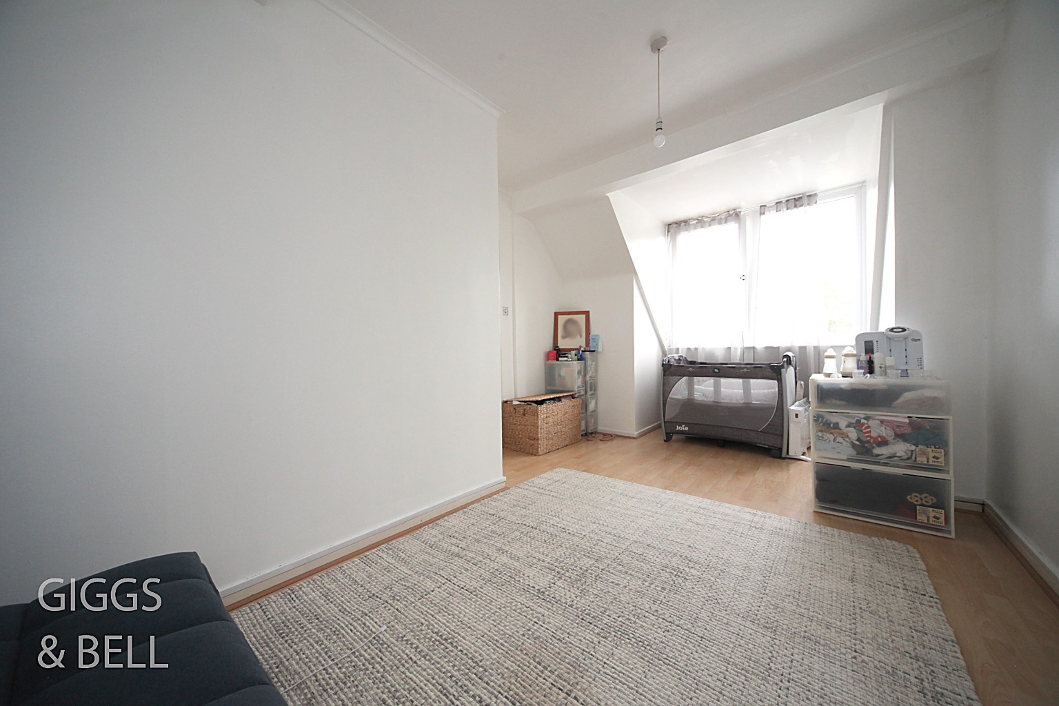 1 bed flat for sale in Crescent Road, Luton  - Property Image 3