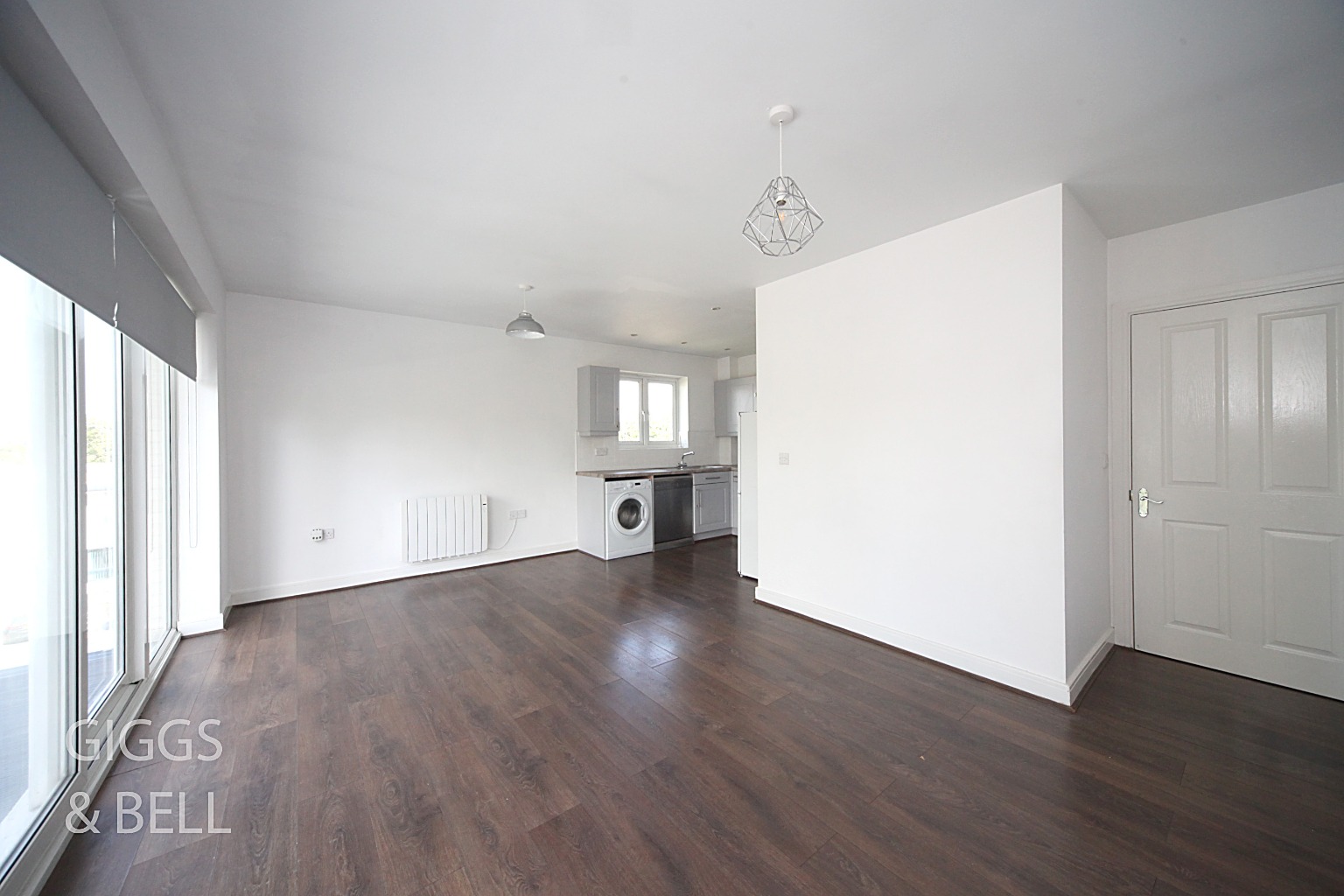 2 bed flat for sale in Foxglove Way, Luton 3