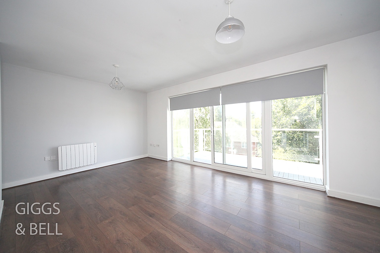 2 bed flat for sale in Foxglove Way, Luton 1