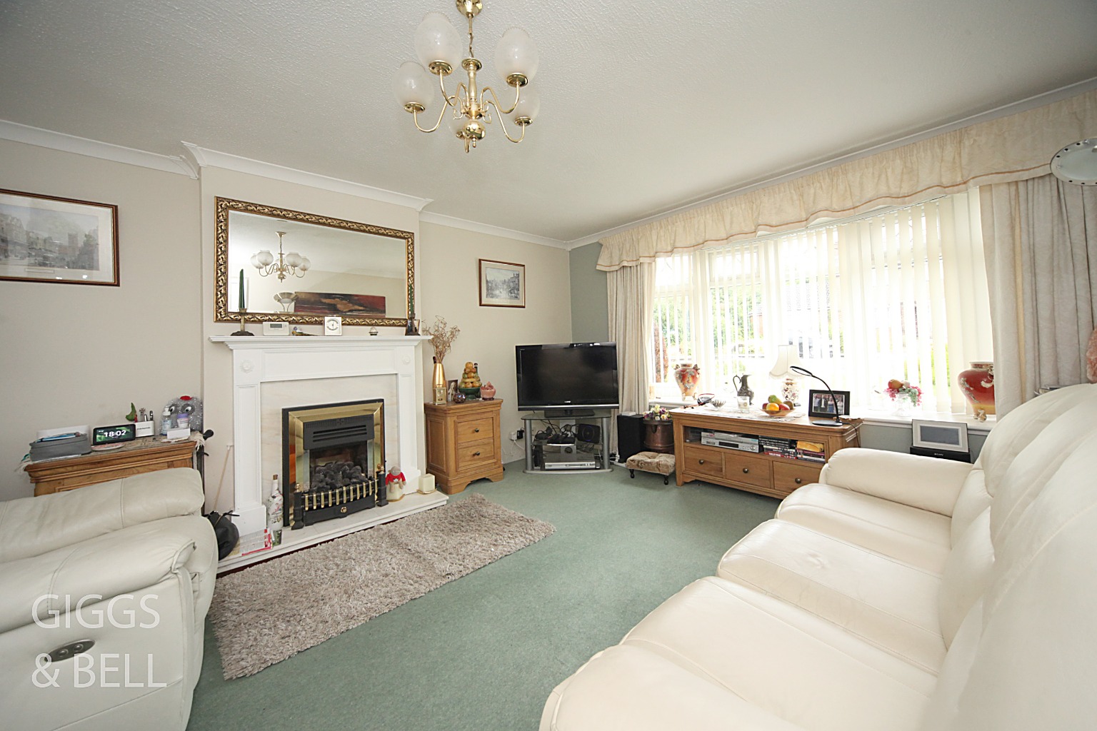 4 bed detached house for sale in Turnpike Drive, Luton  - Property Image 4