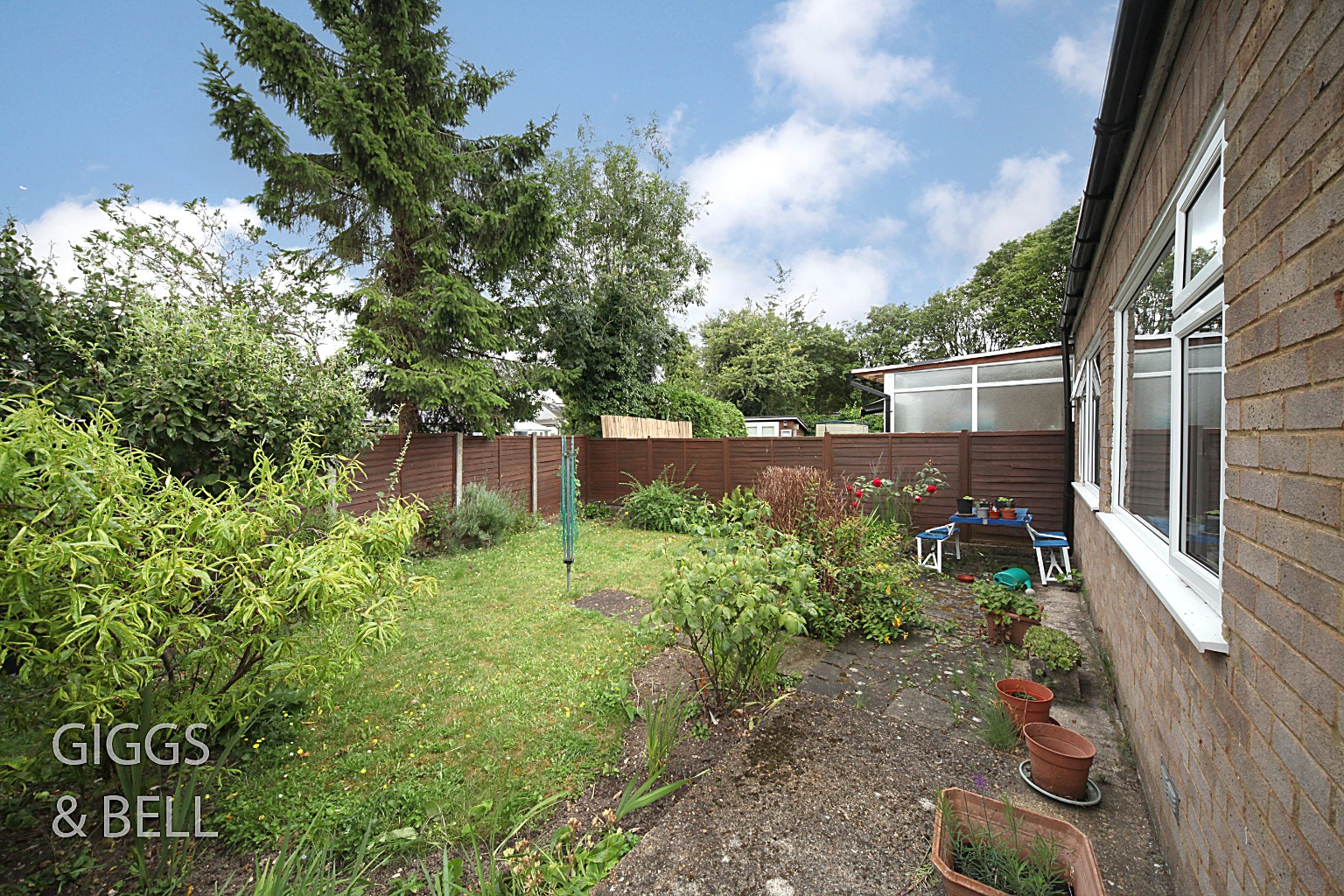 2 bed bungalow for sale in Tintagel Close, Luton 12