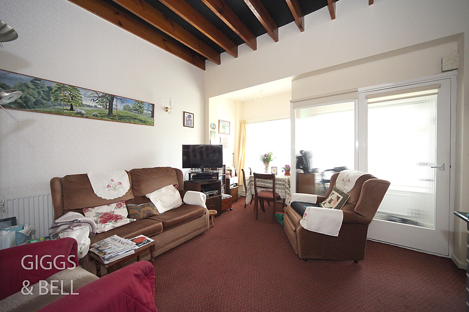 2 bed bungalow for sale in Tintagel Close, Luton  - Property Image 2
