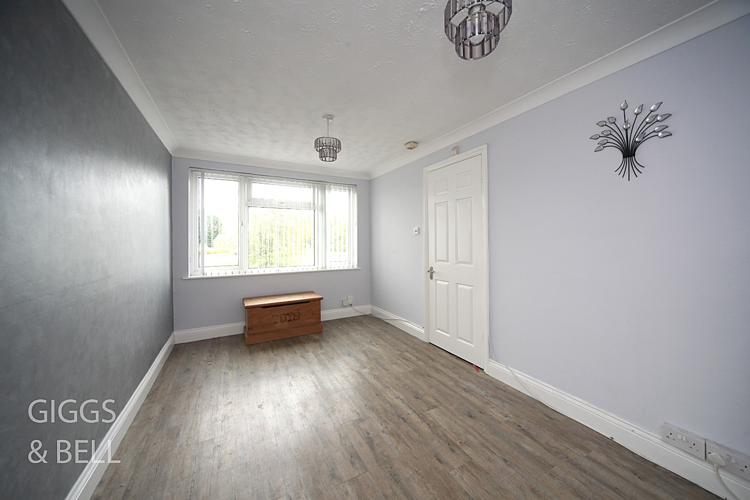 4 bed semi-detached house for sale in Swasedale Road, Luton  - Property Image 12
