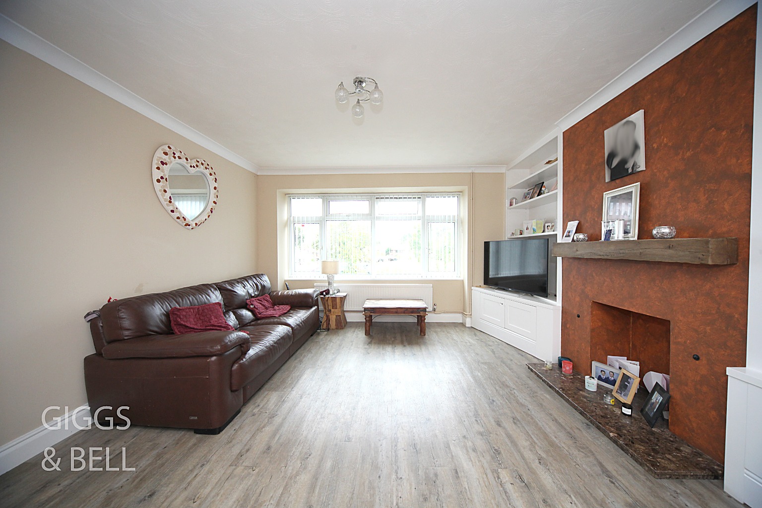 4 bed semi-detached house for sale in Swasedale Road, Luton  - Property Image 3