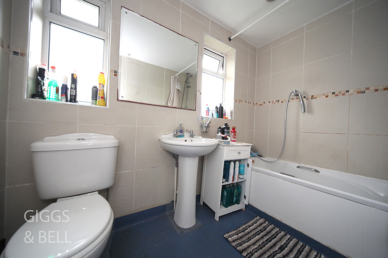 4 bed semi-detached house for sale in Swasedale Road, Luton  - Property Image 15