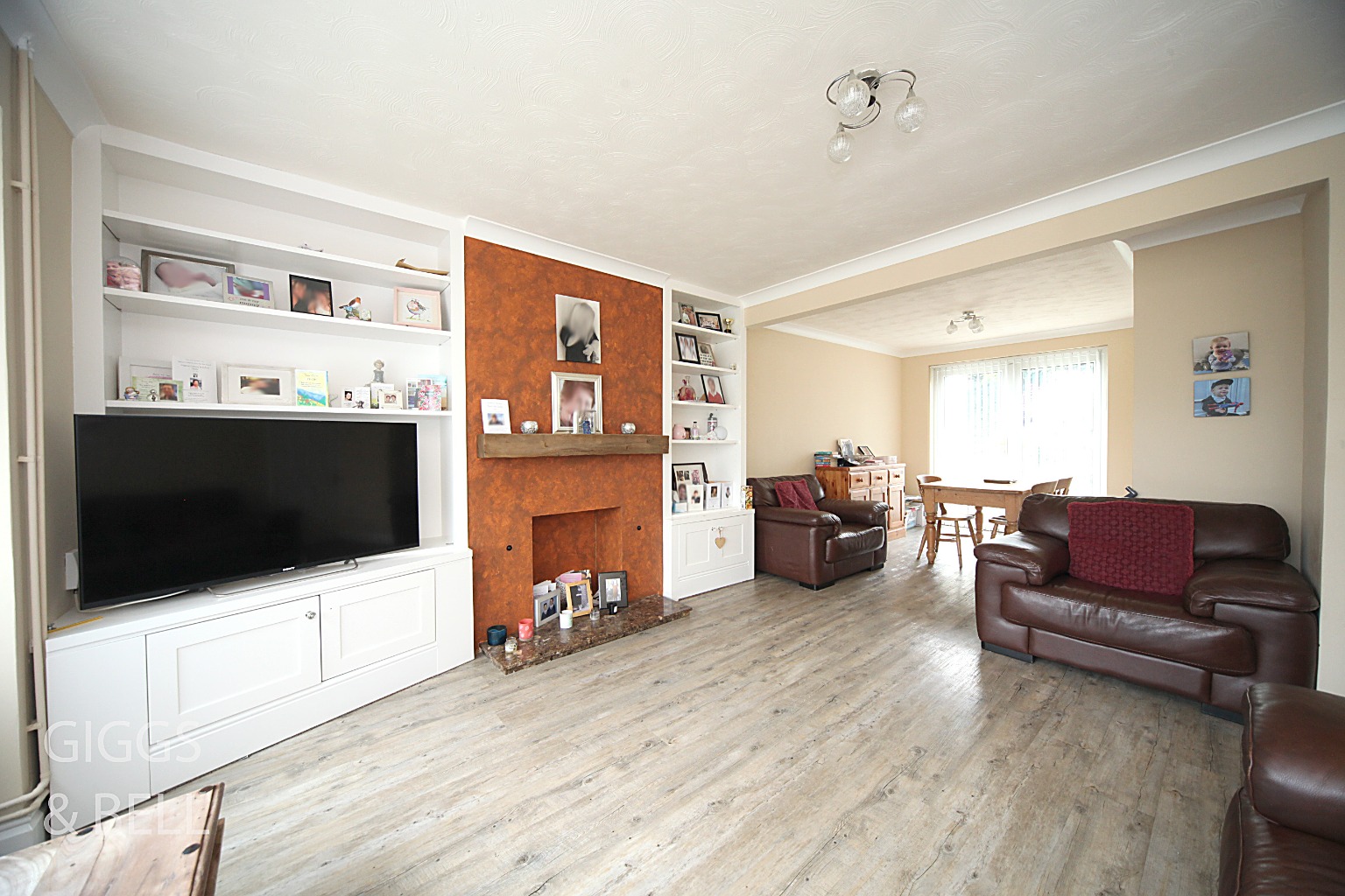 4 bed semi-detached house for sale in Swasedale Road, Luton  - Property Image 2