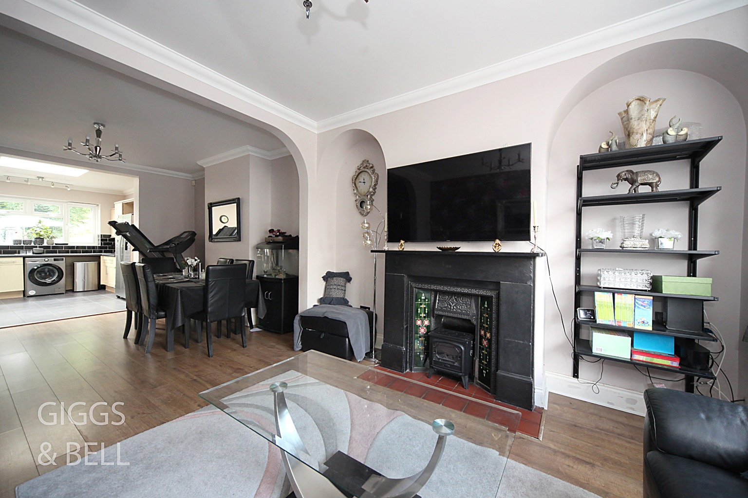 3 bed semi-detached house for sale in Alton Road, Luton  - Property Image 4