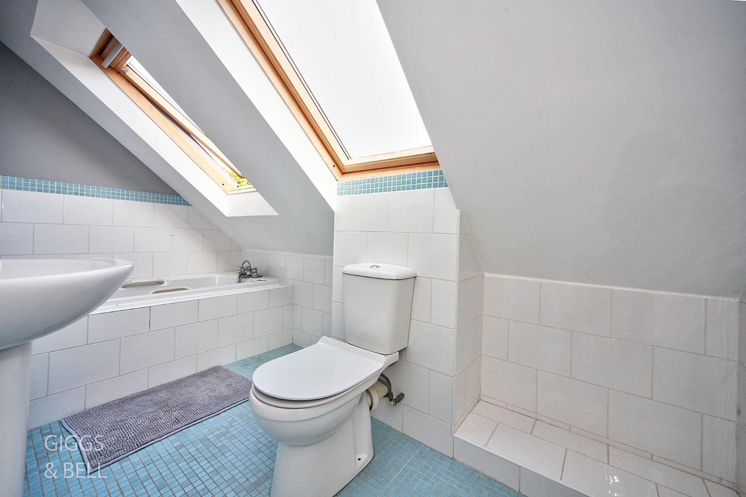 4 bed detached bungalow for sale in Barton Road, Bedfordshire  - Property Image 20