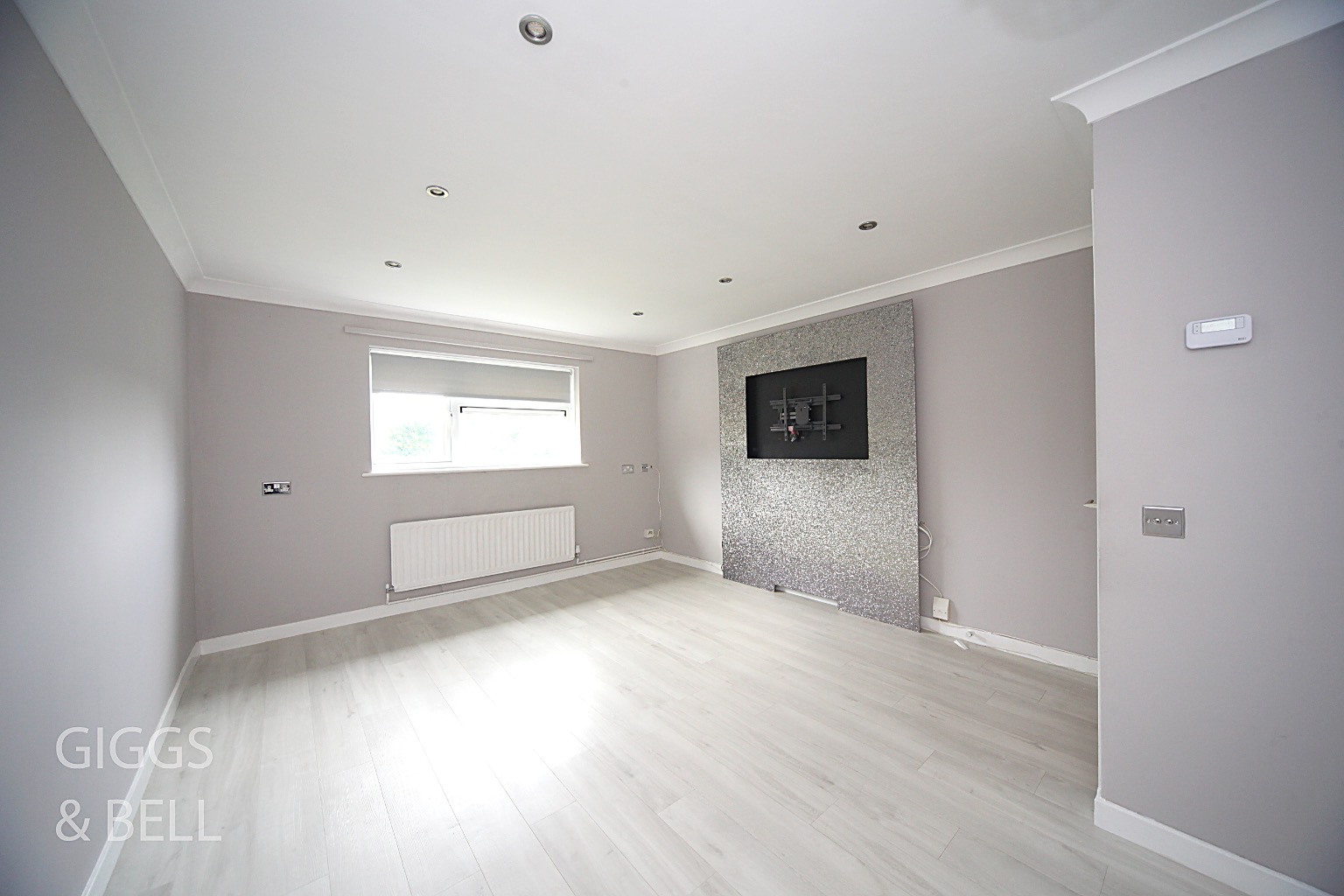 1 bed maisonette for sale in Wigmore Lane, Luton  - Property Image 2