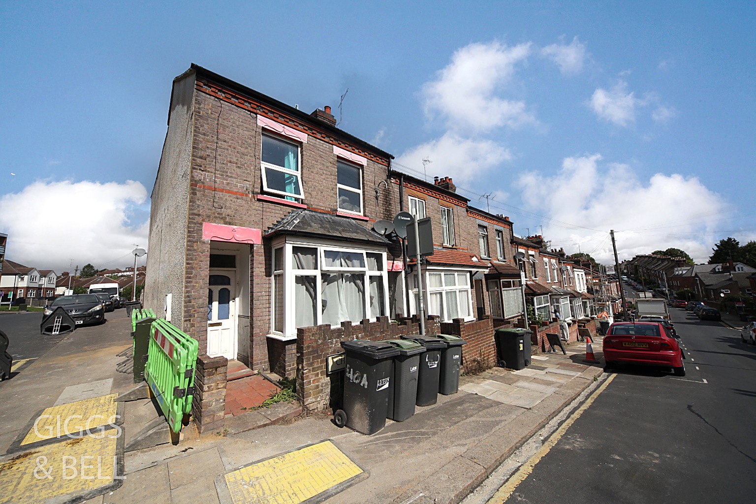 2 bed semi-detached house for sale in Chiltern Rise, Luton, LU1 