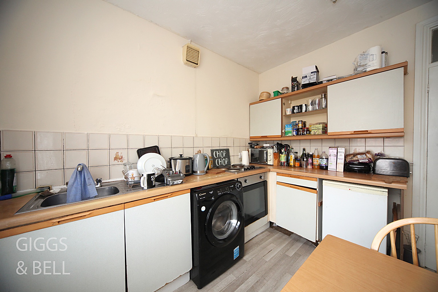 2 bed semi-detached house for sale in Chiltern Rise, Luton 11