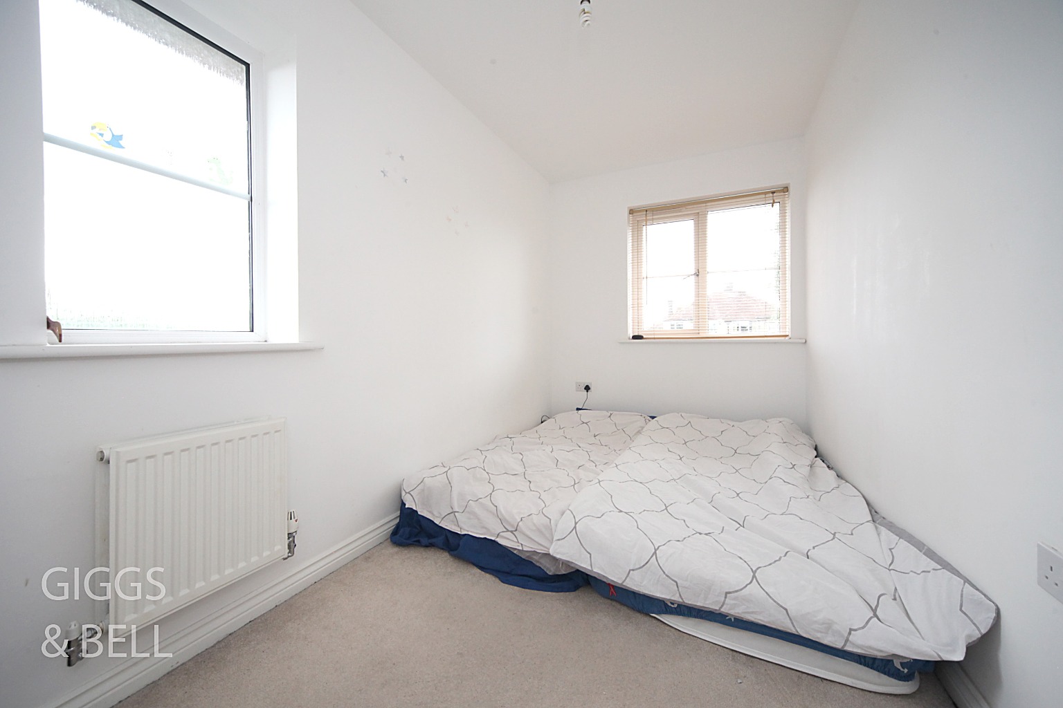 3 bed semi-detached house for sale in Verde Close, Luton  - Property Image 13