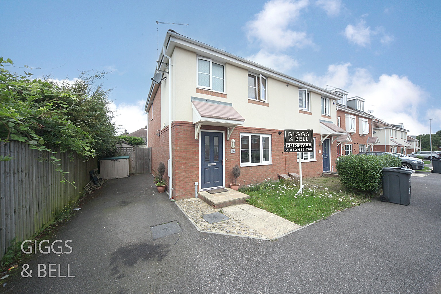 3 bed semi-detached house for sale in Verde Close, Luton - Property Image 1