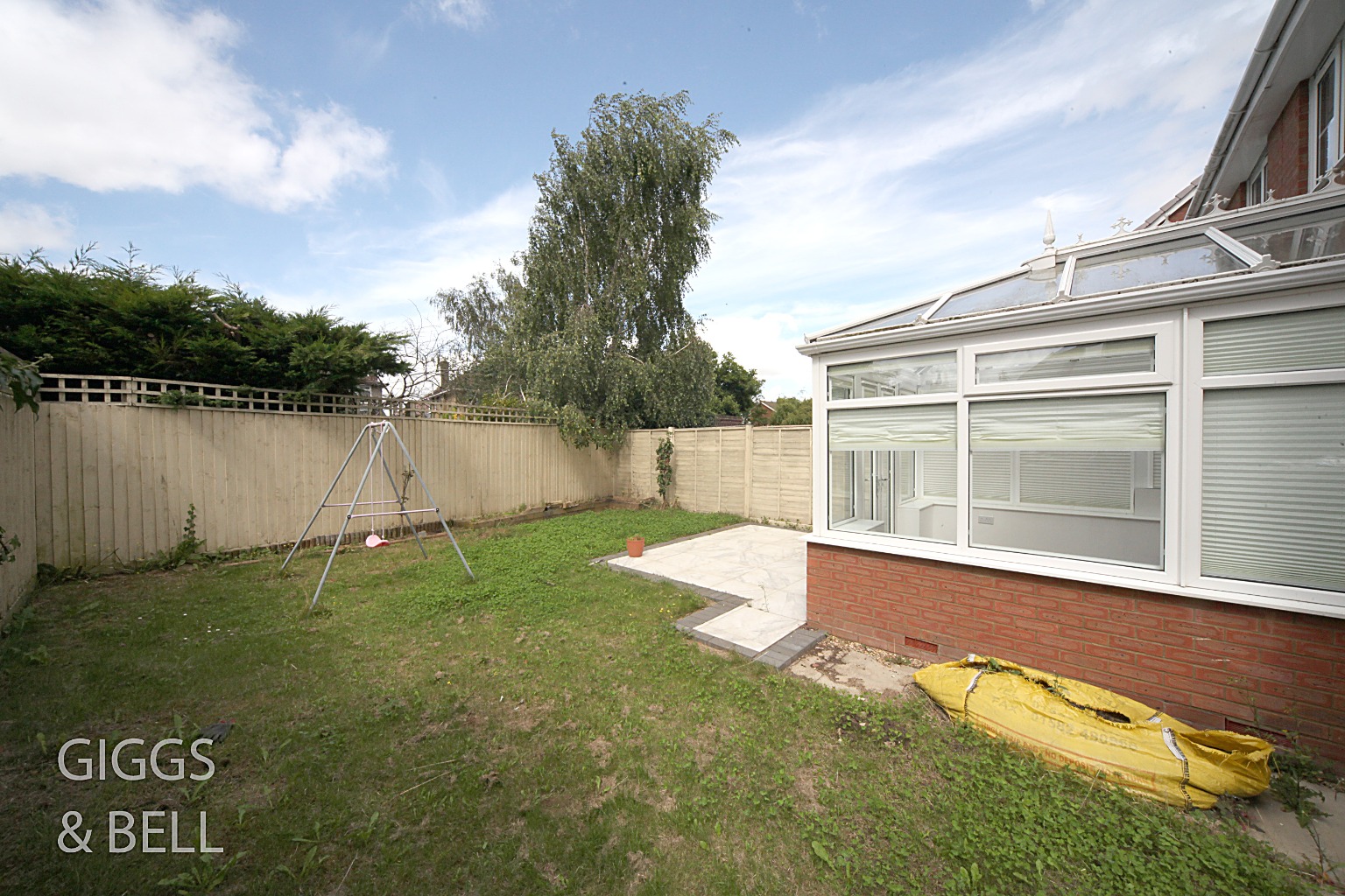 3 bed semi-detached house for sale in Verde Close, Luton  - Property Image 19