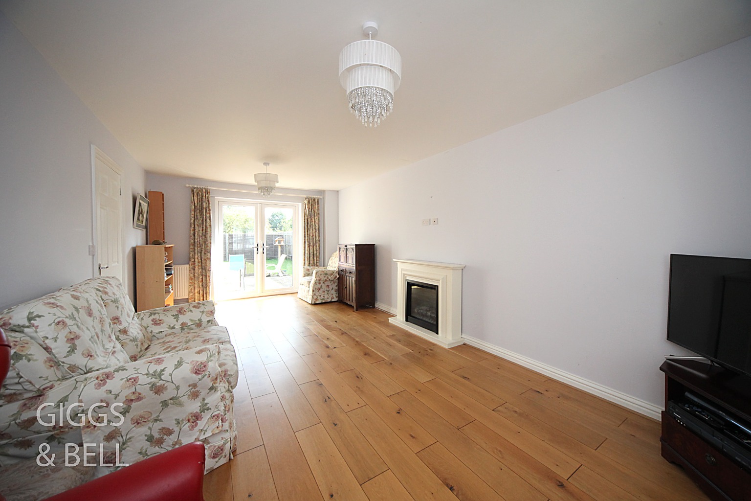 3 bed detached bungalow for sale in Gardenia Avenue, Luton  - Property Image 3