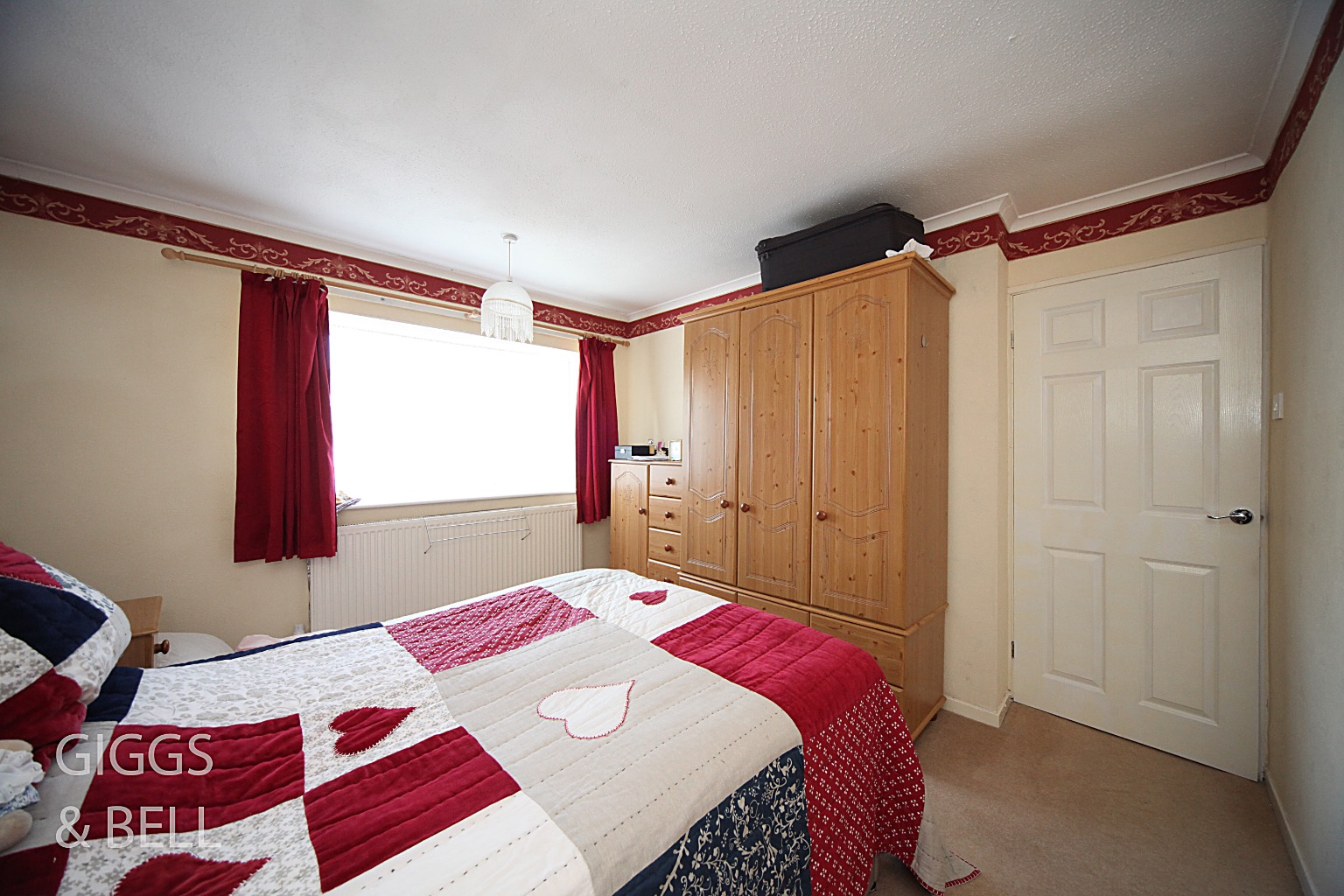 3 bed semi-detached house for sale in Ramsey Close, Luton  - Property Image 9