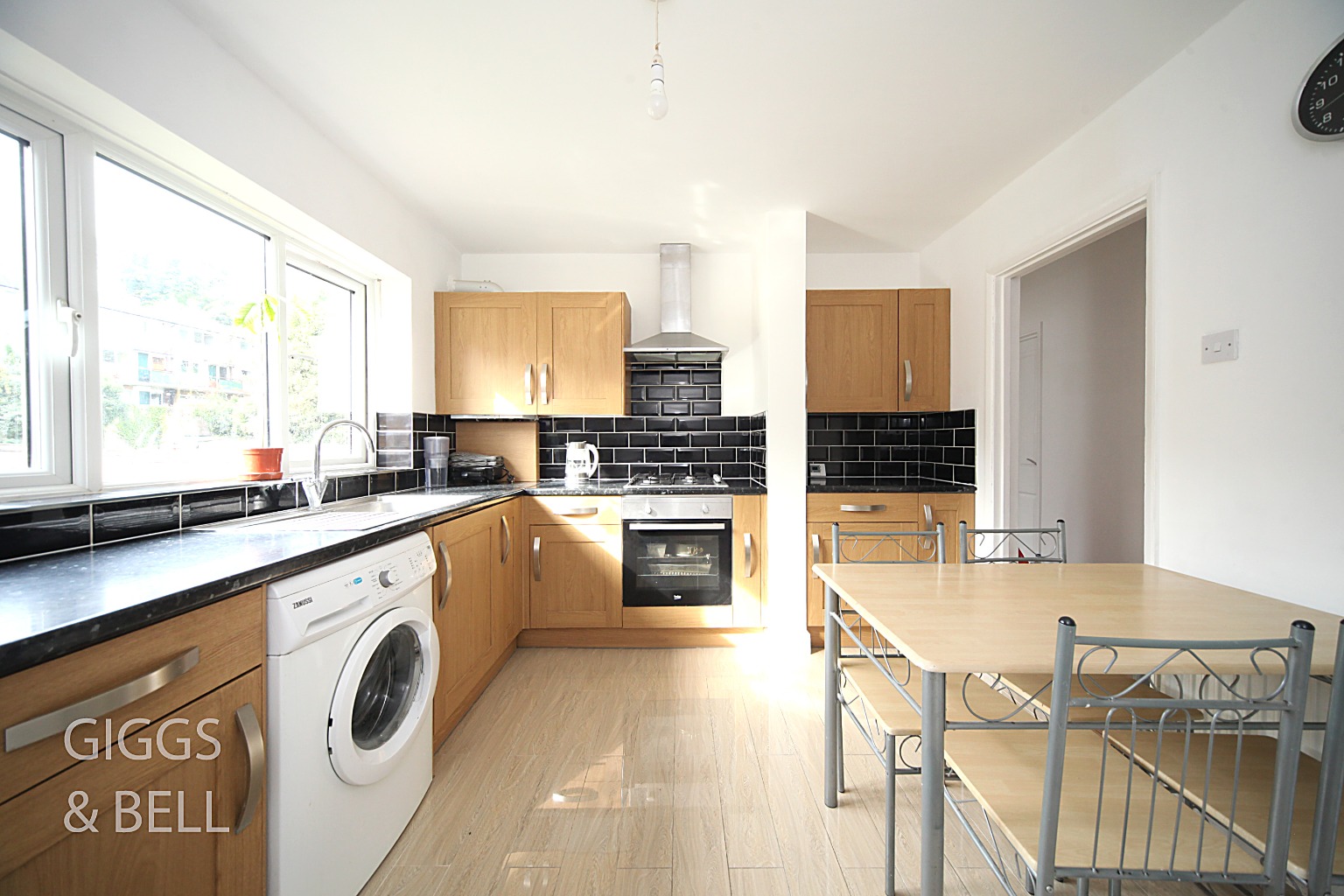 2 bed flat for sale in Stockwood Crescent, Luton 3