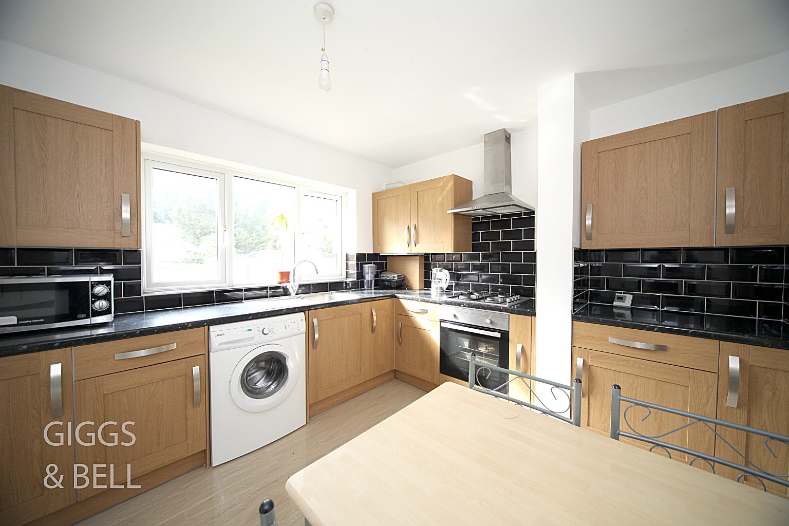 2 bed flat for sale in Stockwood Crescent, Luton 5