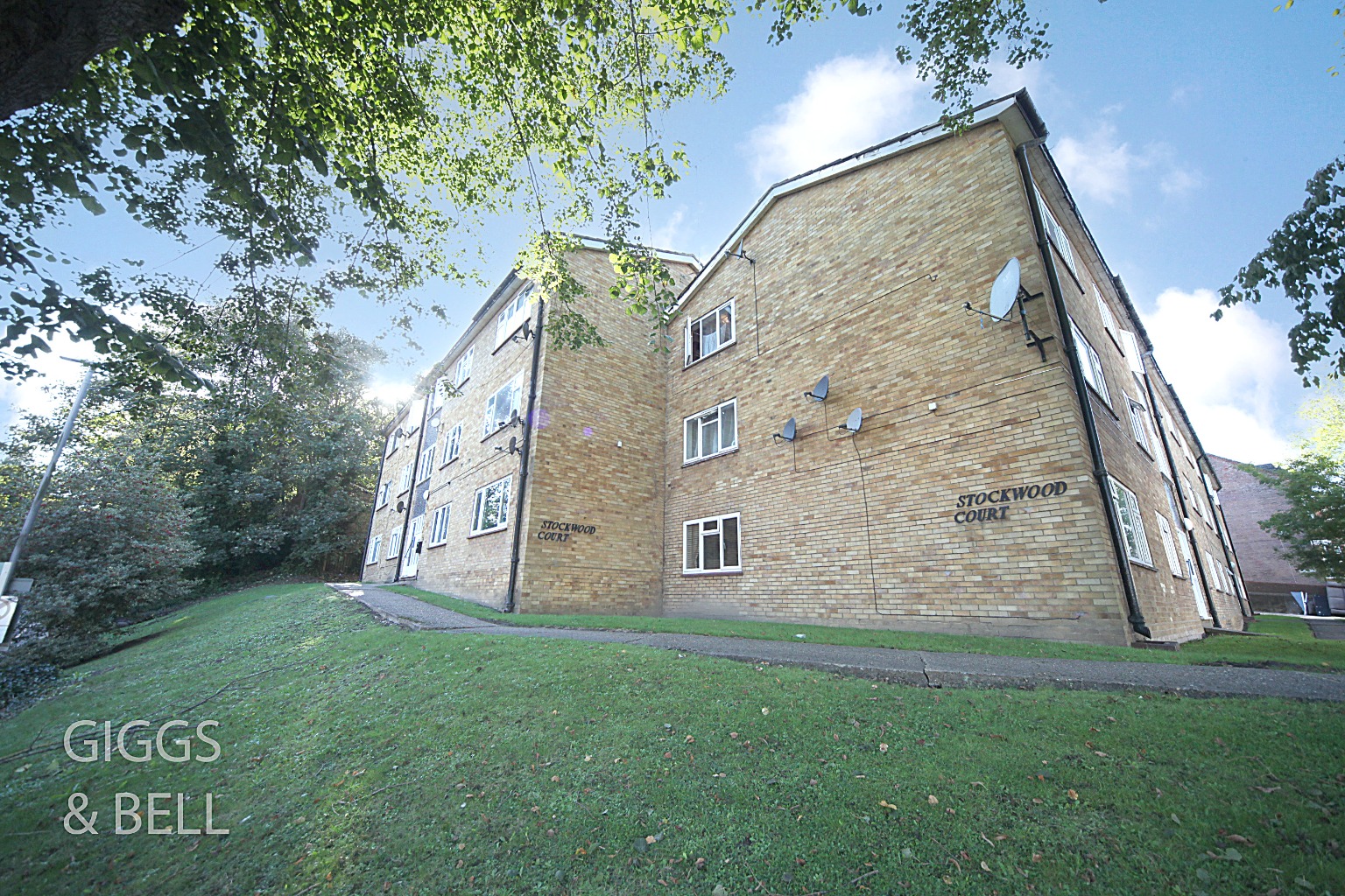 2 bed flat for sale in Stockwood Crescent, Luton  - Property Image 17