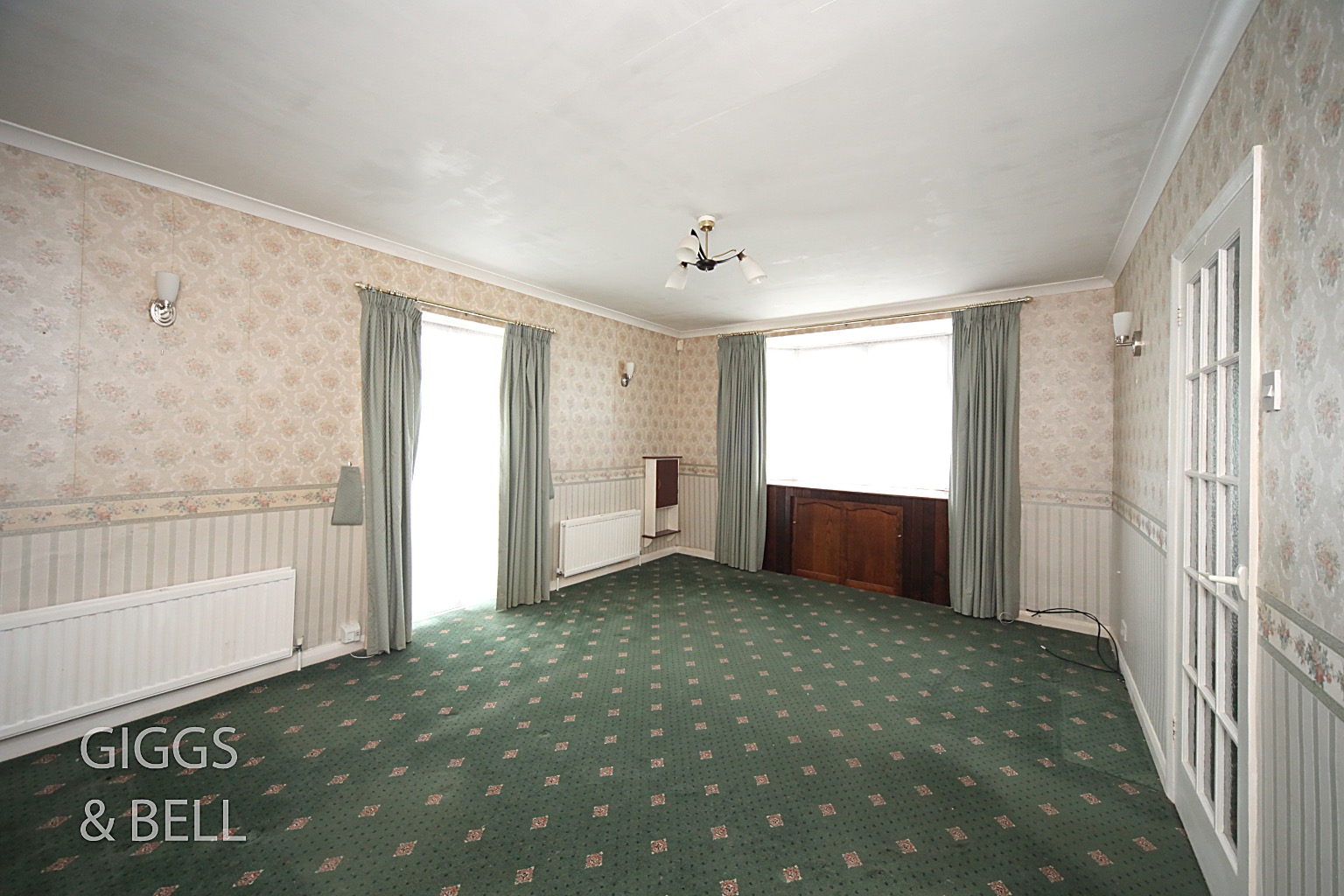 3 bed detached bungalow for sale in Sharpenhoe Road, Luton  - Property Image 8