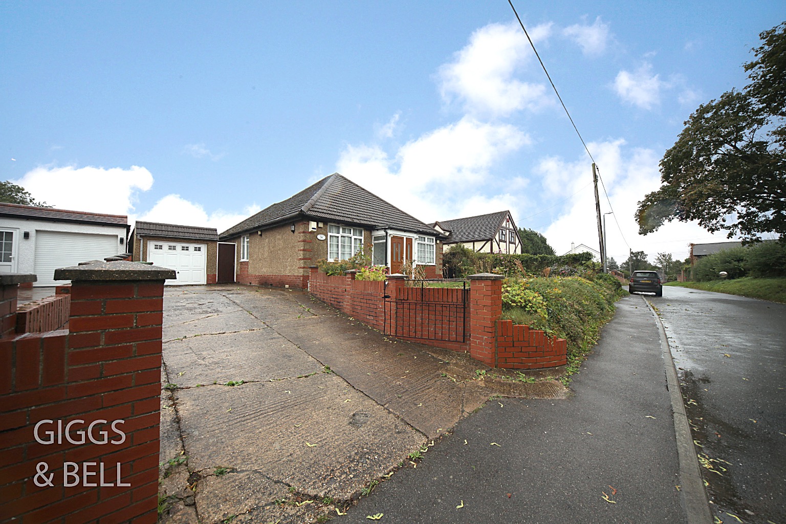 3 bed detached bungalow for sale in Sharpenhoe Road, Luton 25
