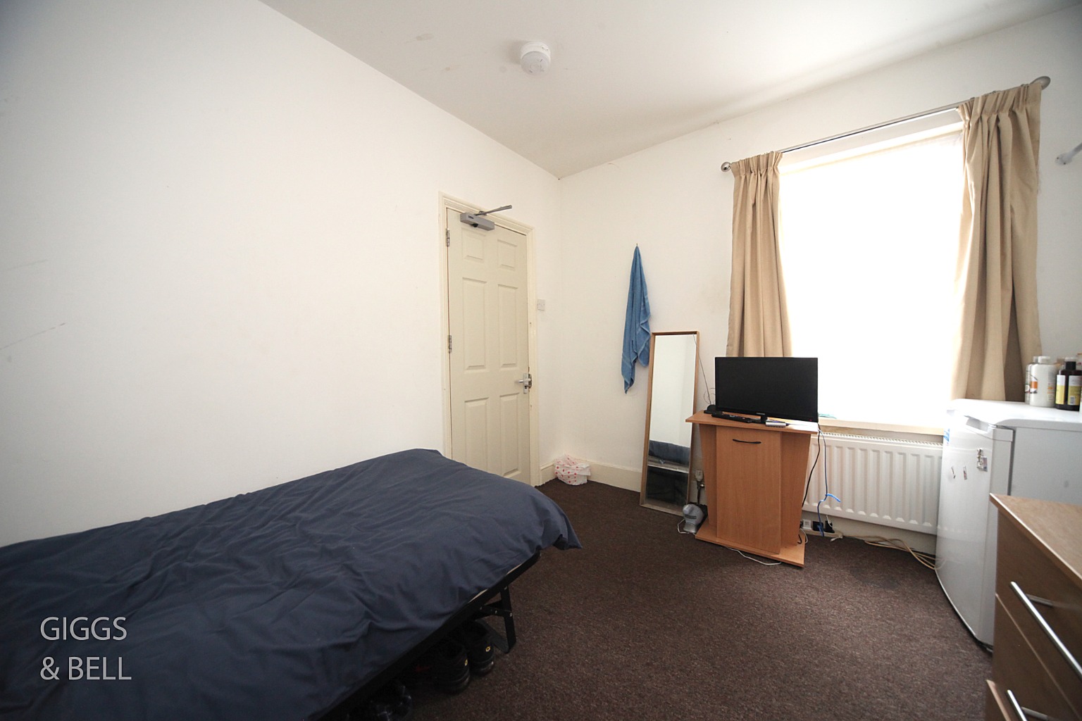 3 bed terraced house for sale in Talbot Road, Luton 8