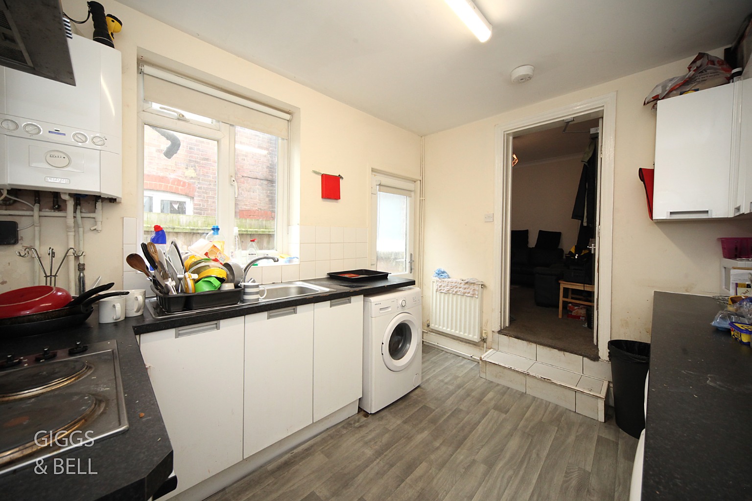 3 bed terraced house for sale in Talbot Road, Luton 3