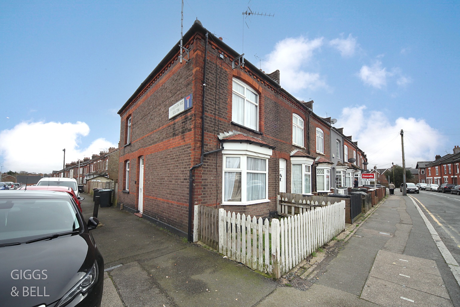 3 bed terraced house for sale in Moreton Road South, Luton 1